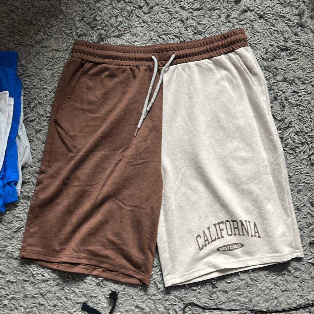 Brown and beige split baggy shorts